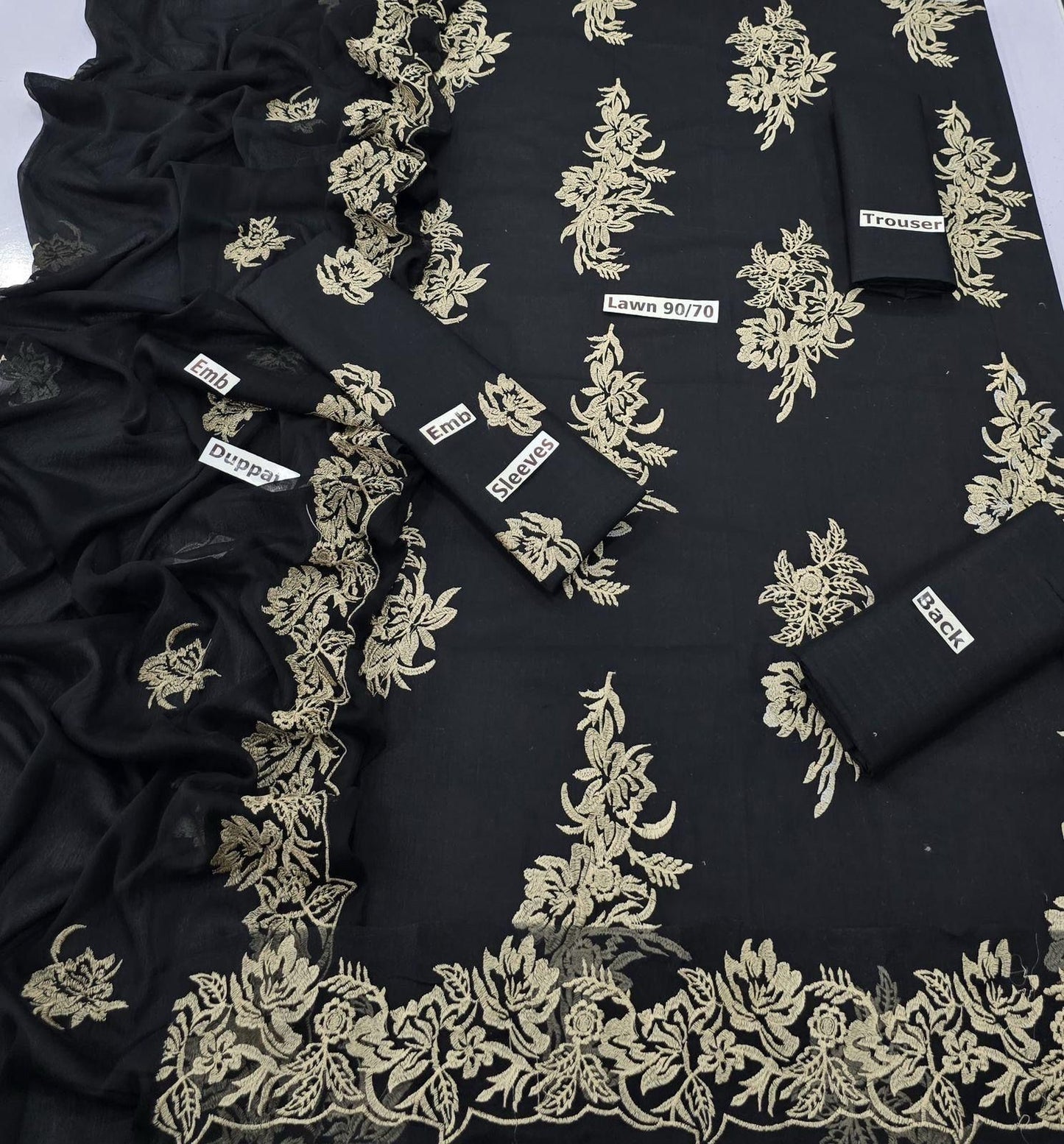 Fabric: High-Quality Lawn 90/70