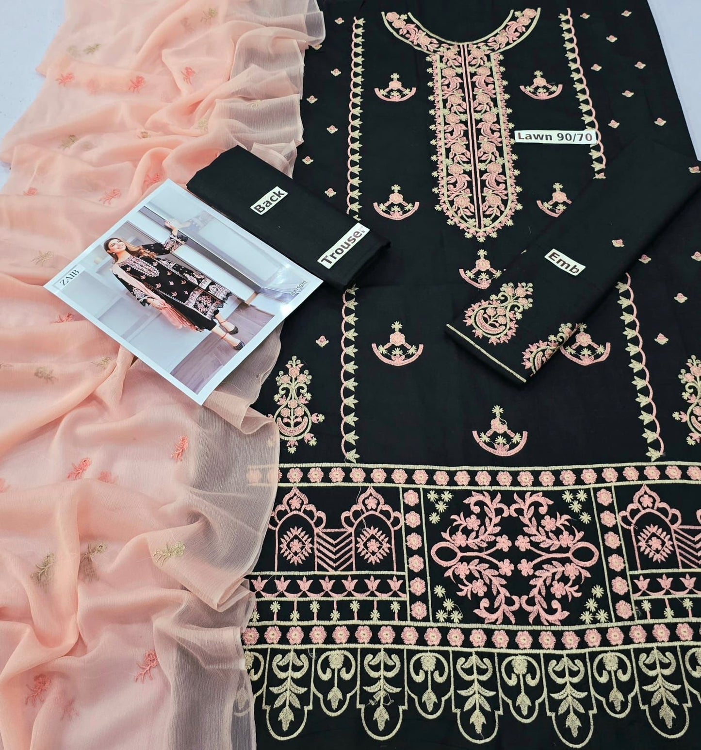 Fabric: High-Quality Lawn 90/70